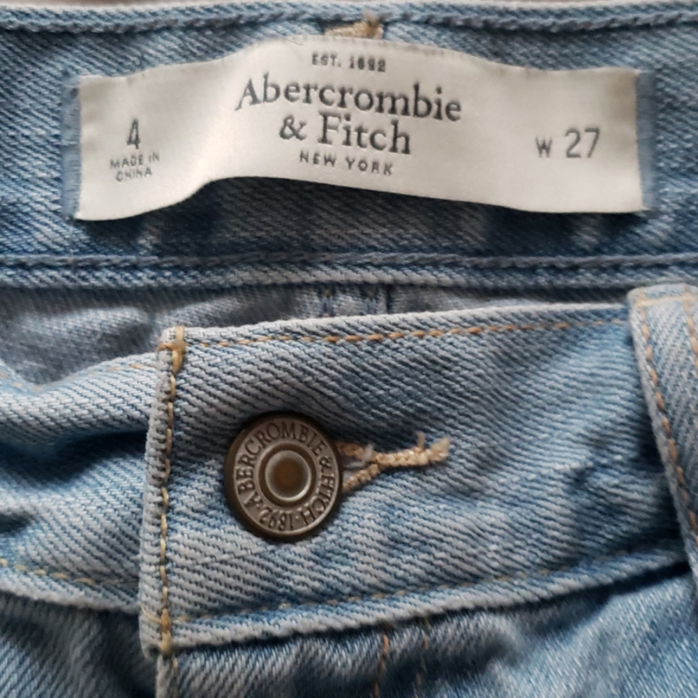 Shorts - Picture 4 of 4